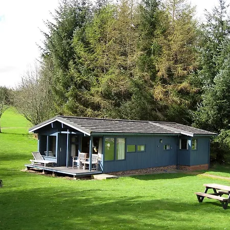 Loch Monzievaird Chalets-3
