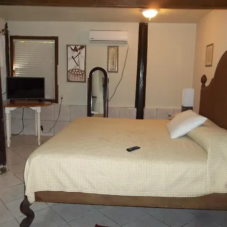 Fosters West Bay Resort-2