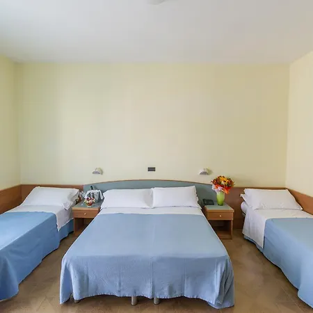 Hotel International-2