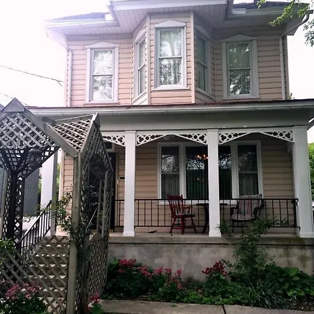 Hillcrest Bed And Breakfast-3