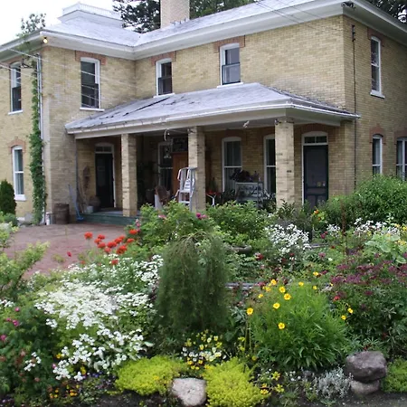 Auberge Taylor Manor-3