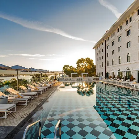 Hotel Brown Beach House & Spa-2