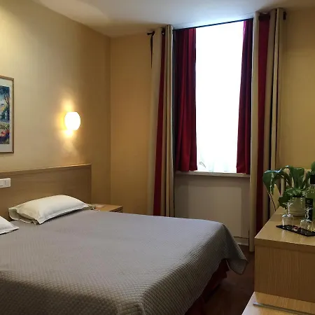Hotel Ambassador, Completely Renovated-2