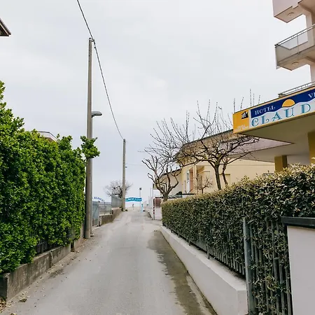 Hotel Villa Claudia-3