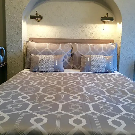 Bromwell Court-3