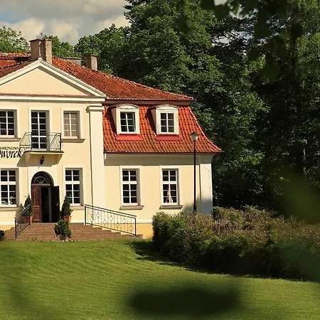 Hotel Ksiezycowy Dworek-3
