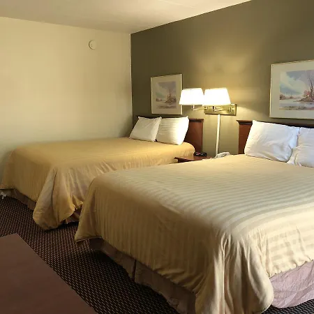 Norwood Inn & Suites Worthington-3