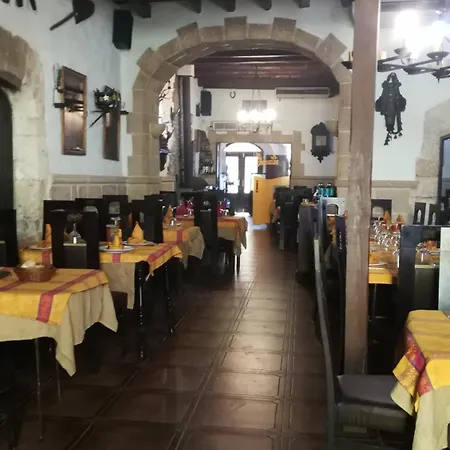 Hostal Restaurante La Diligencia-3