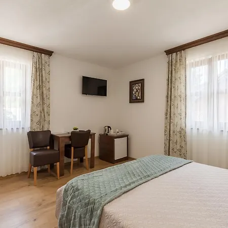 Rooms Imperial House-2