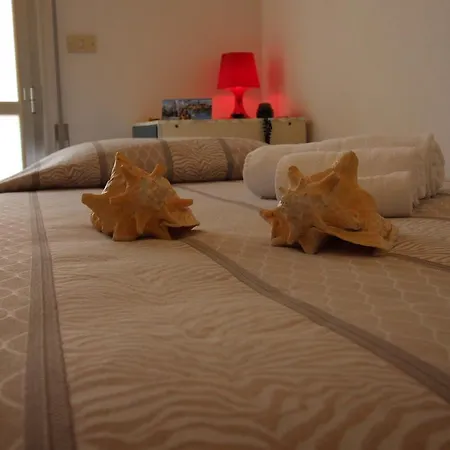 Hotel Kiss-2