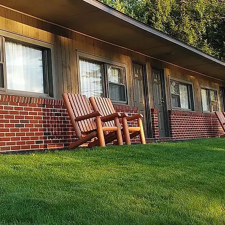 Birch Knoll Motel-2