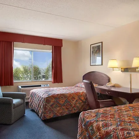 Super 8 By Wyndham Manchester Airport-2