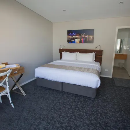 Maand Up Fremantle-2