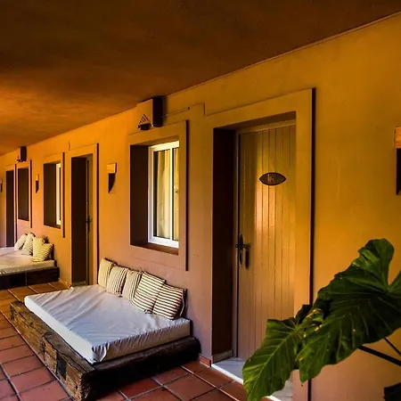 Chillout Hotel Tres Mares-3