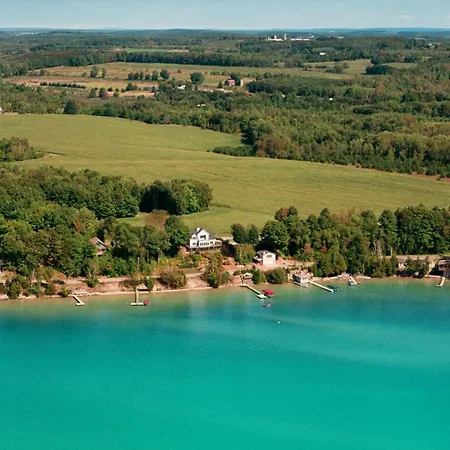 The Torch Lake Bed And Breakfast-3