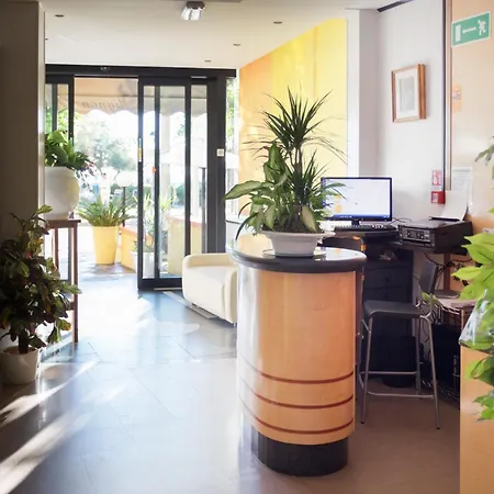 Hotel Mignon Riccione Fronte Mare-2