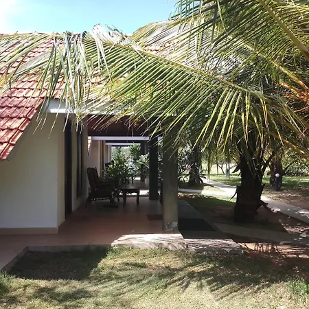 Villa Nilaveli Cabana-2