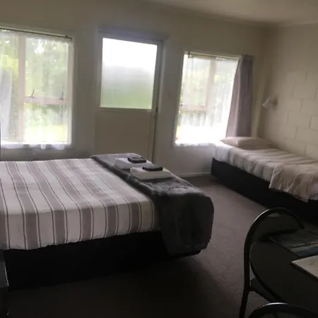 252 Beachside Motels & Holiday Park-2