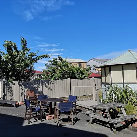 Foreshore Motor Lodge-2