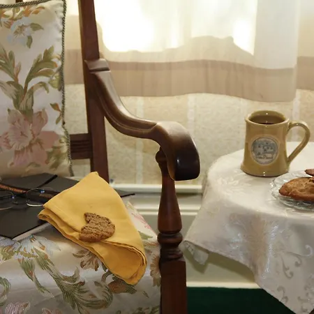 The Jabberwock Bed & Breakfast-3