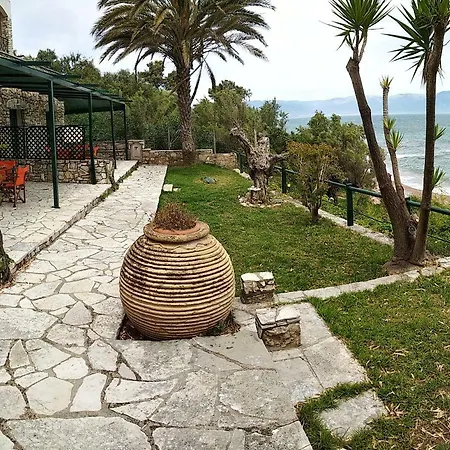 Grekis Beach Hotel And Apartments-3