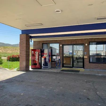 Travelodge By Wyndham Cedar City-3