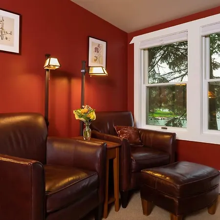 Lake Pointe Inn-2