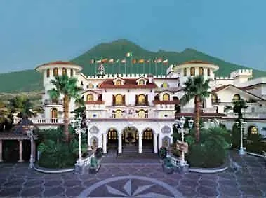 Grand Hotel La Sonrisa-3