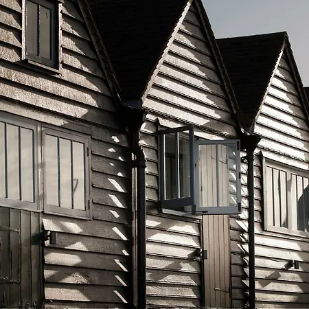 Whitstable Fisherman'S Huts-3