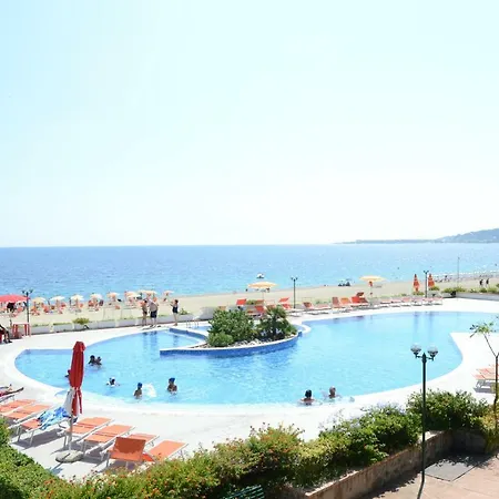 Estella Club-2