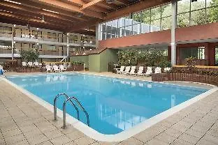 Ramada By Wyndham Beaver Falls-2