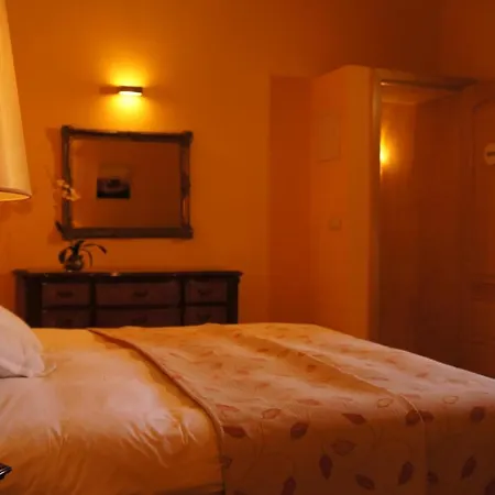 Petit Hotel Alaro-3