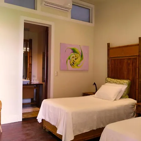 Iguana Lodge Beach Resort-3