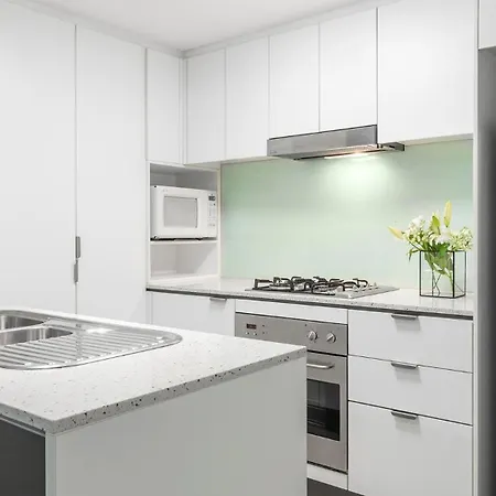 Oaks Brisbane Festival Suites-3