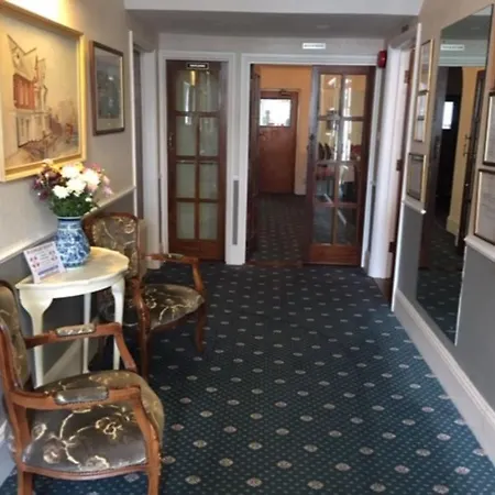 Runnymede Court Hotel-3