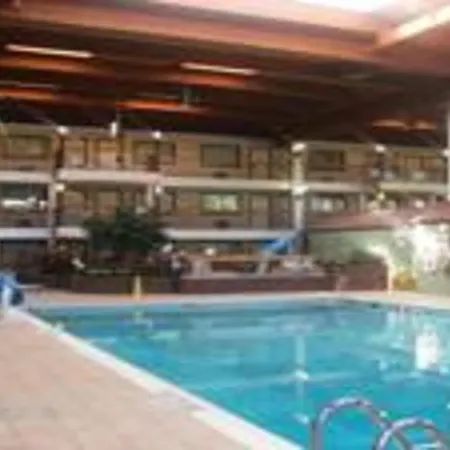 Ramada By Wyndham Beaver Falls-3