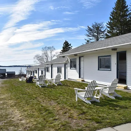 Friars Bay Inn & Cottages-3