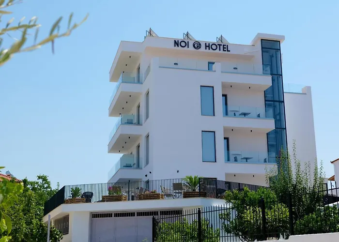 Noi Hotel