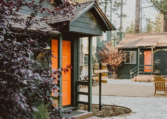 Noon Lodge