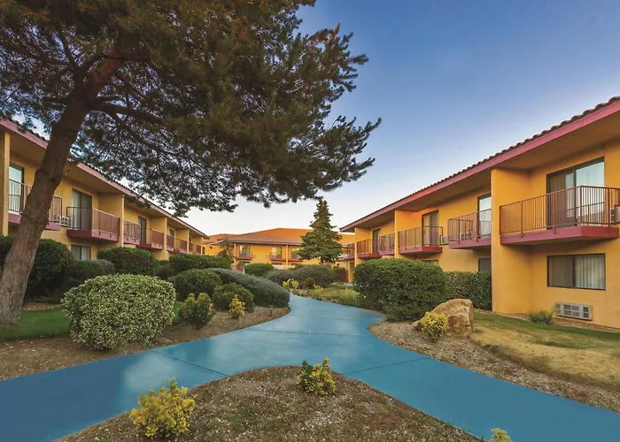 Baymont By Wyndham Tehachapi