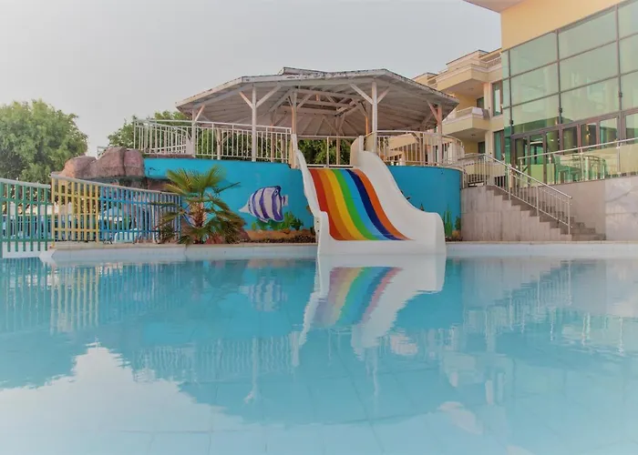 Hotel Perla Beach Club