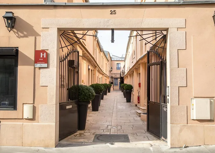 Hotel De L'Horloge