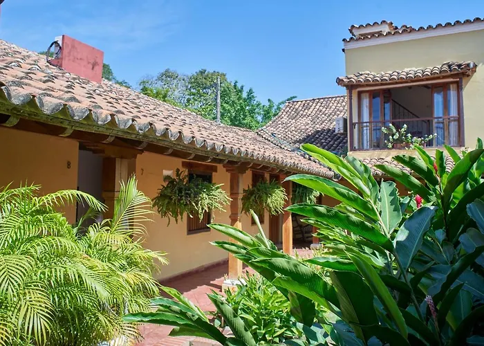 La Casa Amarilla