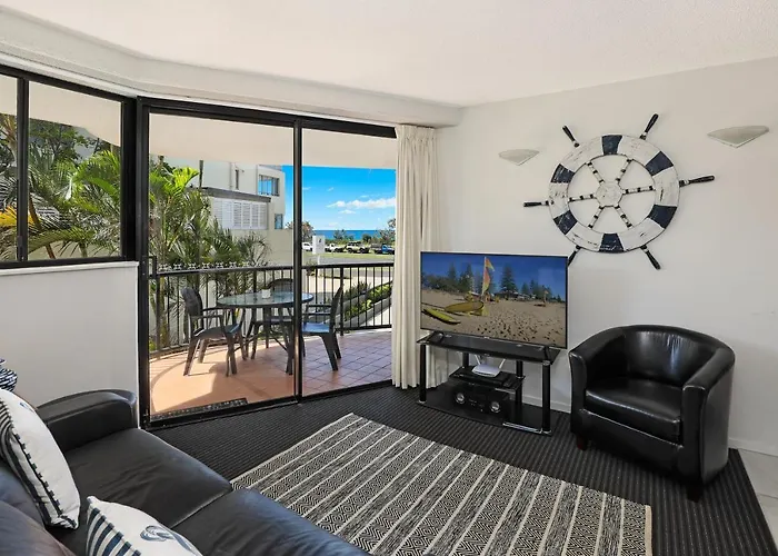 Ocean Boulevard Alexandra Headland