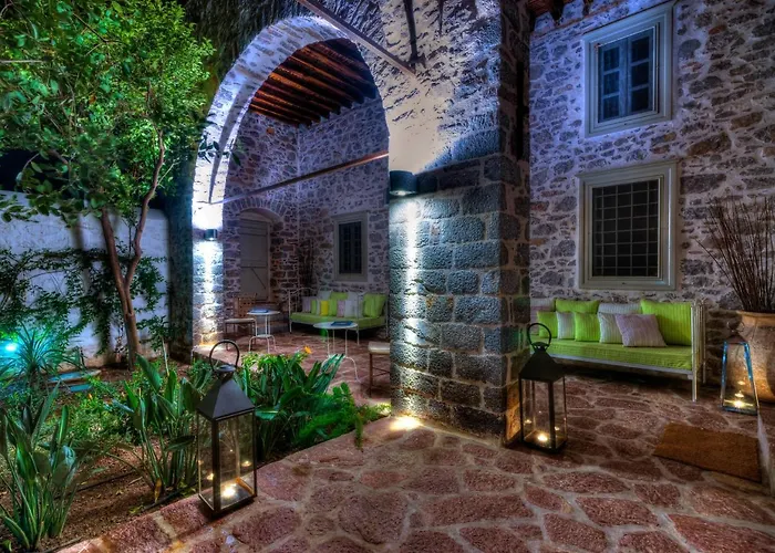 Cotommatae Hydra 1810 Hotel
