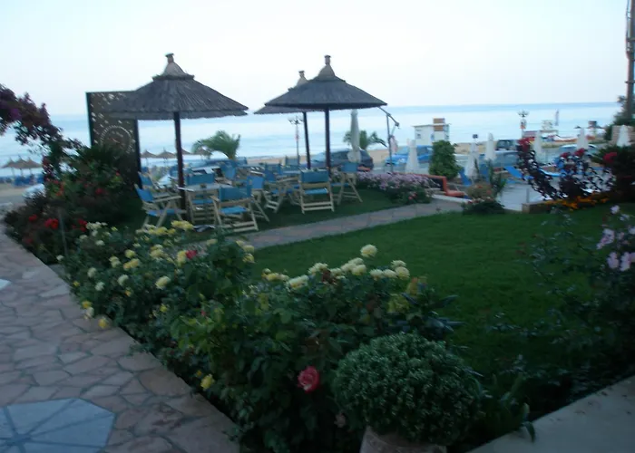 Haris Hotel Apartments And Suites Paralia Vrachou