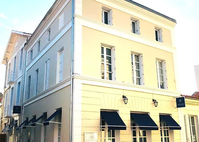2 Etoiles Et Restaurant Le Galet Bleu