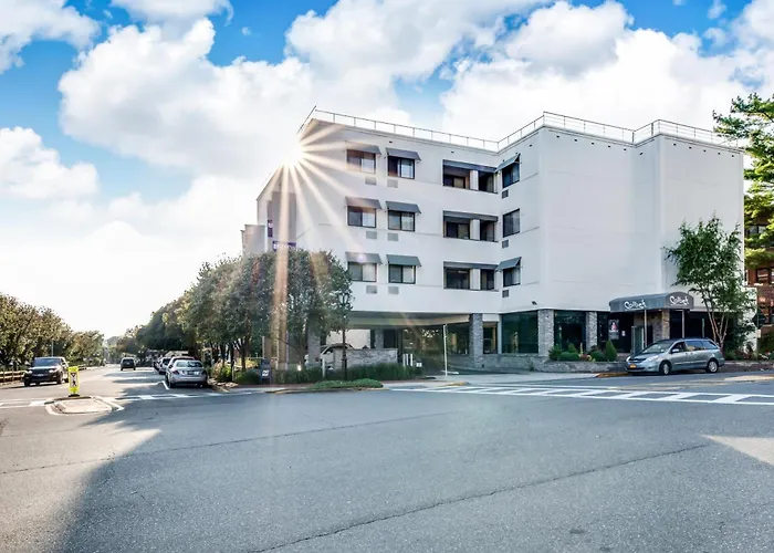 The Andrew Hotel Great Neck