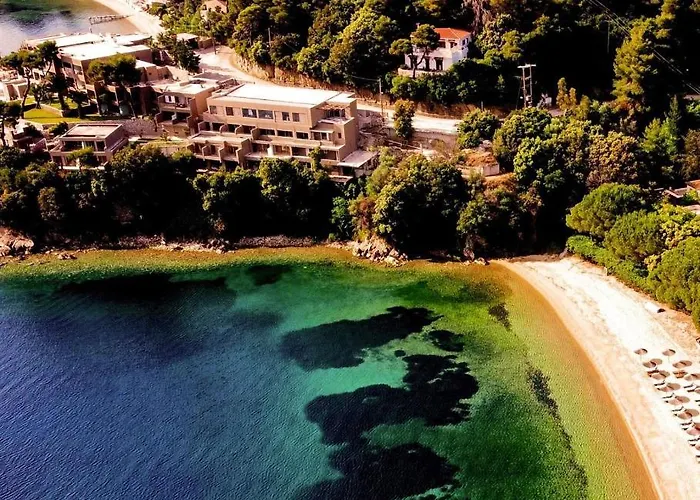 Cape Kanapitsa Hotel & Suites