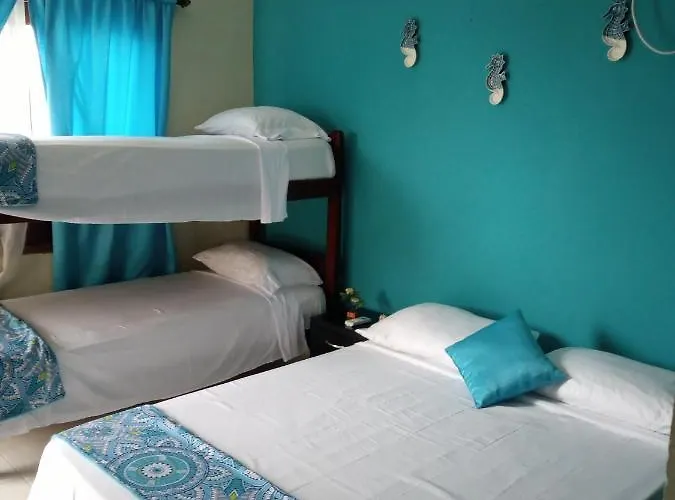 Aquamarina Hostal